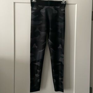 COR leggings size Medium. Black/grey camo.